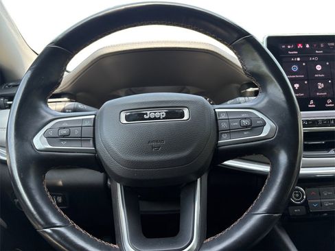 Certified 2022 Jeep Compass Limited image 12