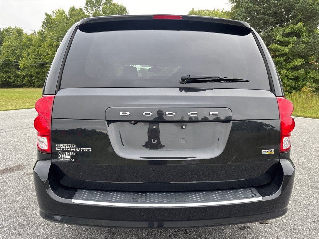 Used 2019 Dodge Grand Caravan SE w/ UConnect Hands-Free Group FWD image 4