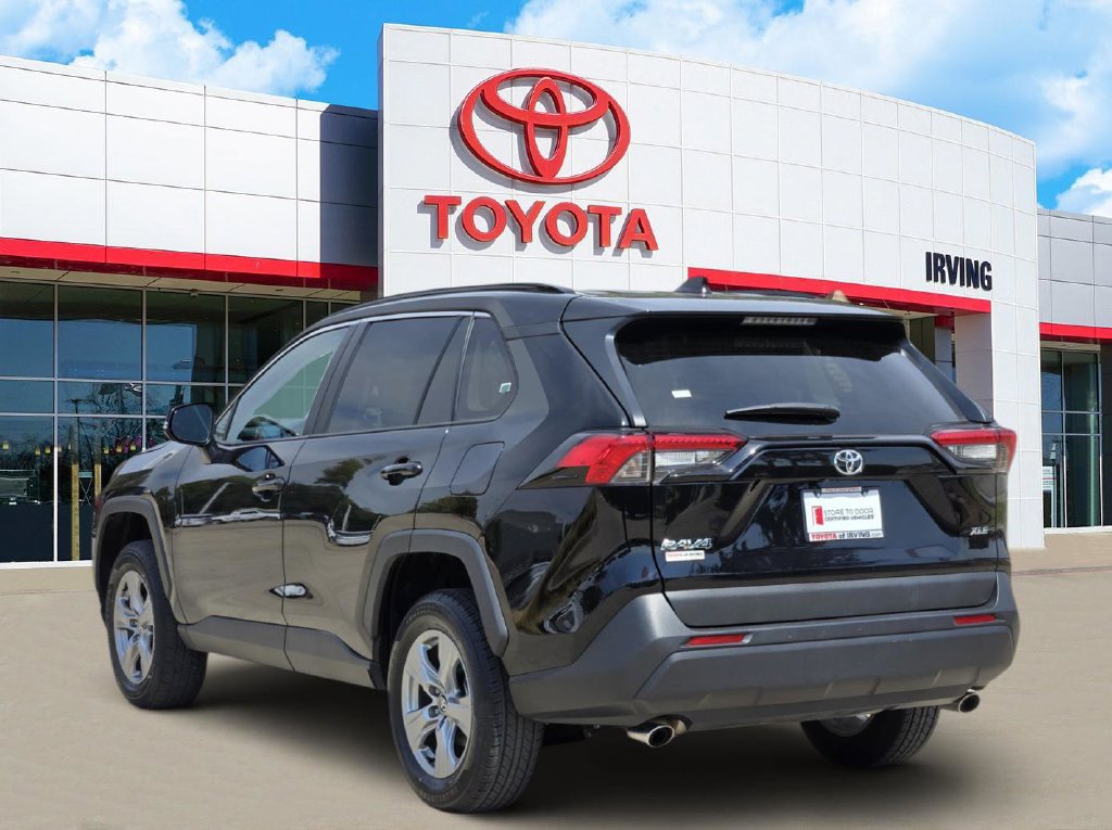Used 2024 Toyota RAV4 XLE FWD image 3
