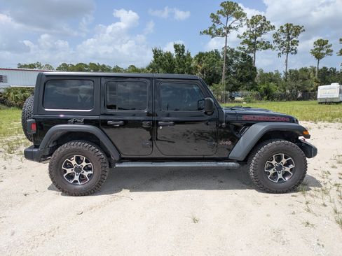 Used 2021 Jeep Wrangler Unlimited Rubicon AWD/4WD image 3