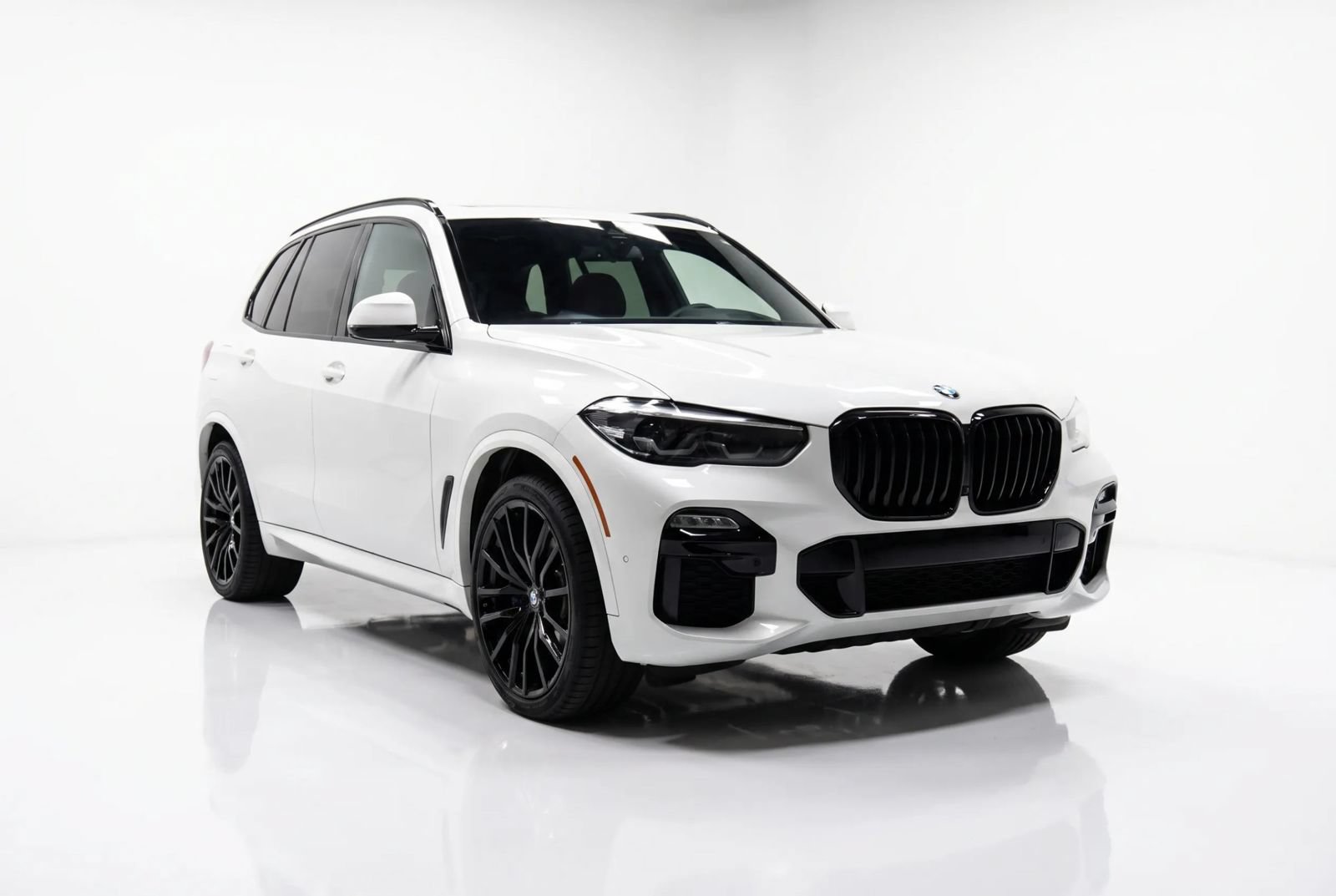 Used 2021 BMW X5 xDrive40i w/ M Sport Package AWD/4WD image 1