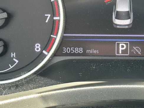 Used 2025 Nissan Sentra SV FWD image 17