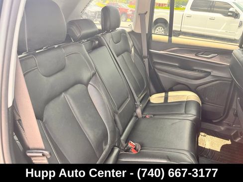 Used 2023 Jeep Grand Cherokee Limited AWD/4WD image 13