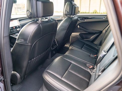 Certified 2026 Porsche Macan AWD/4WD image 23