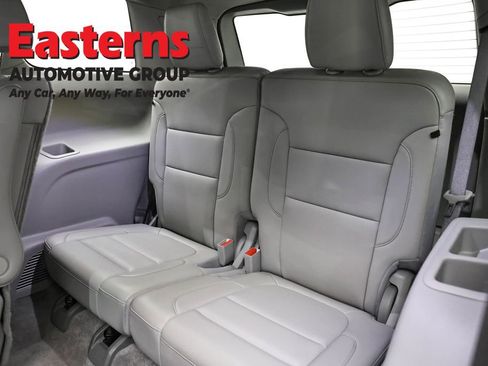 Used 2021 GMC Acadia SLT w/ Preferred Package image 29