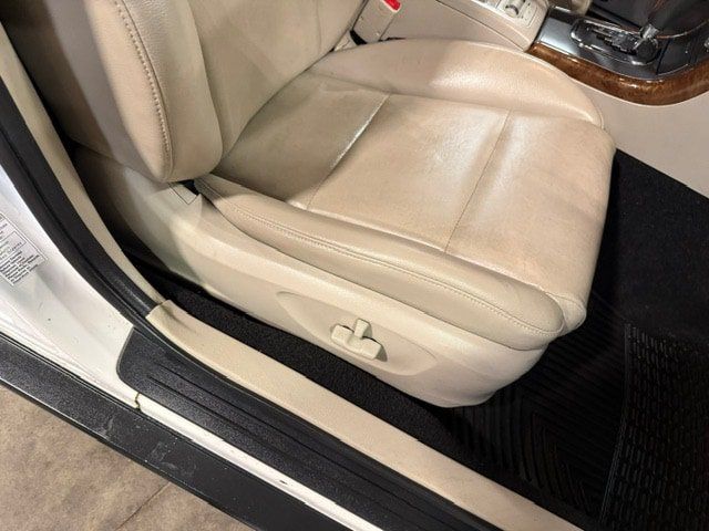 Used 2009 Subaru Outback 2.5i Limited AWD/4WD image 11