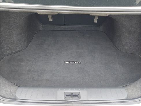 Used 2022 Nissan Sentra SV w/ Lighting Package image 20