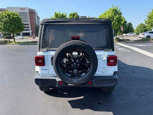 Used 2021 Jeep Wrangler Unlimited Sahara w/ Cold Weather Group AWD/4WD image 6