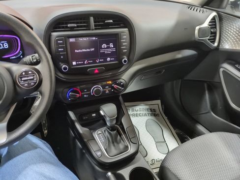 Certified 2023 Kia Soul LX FWD image 22