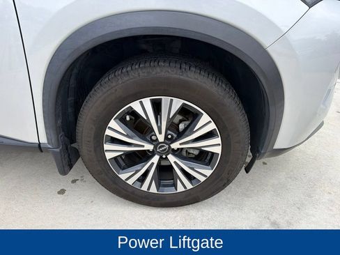 Used 2022 Nissan Rogue SV w/ SV Premium Package FWD image 13