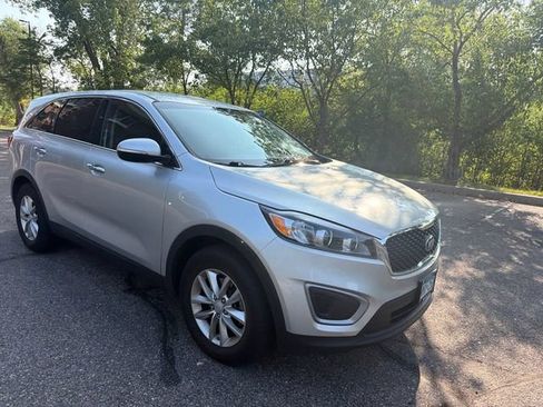 Used 2016 Kia Sorento L FWD image 10
