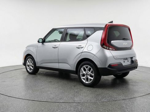 Used 2025 Kia Soul LX w/ LX Technology Package FWD image 6