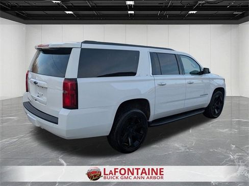 Certified 2020 Chevrolet Suburban LT w/ Luxury Package image 5
