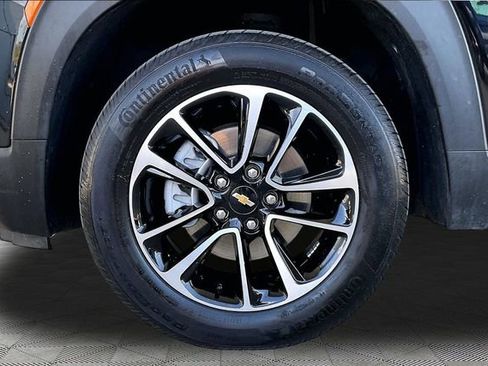 Used 2025 Chevrolet TrailBlazer LT AWD/4WD image 21