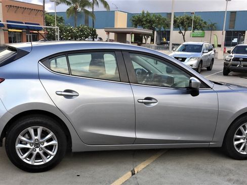 Used 2016 MAZDA MAZDA3 i Sport w/ Preferred Equipment Package FWD image 5