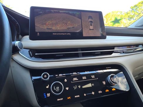 Used 2022 INFINITI QX60 Sensory w/ Cargo Package image 35