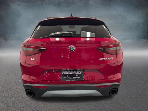 Used 2023 Alfa Romeo Stelvio Ti AWD/4WD image 5