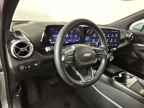 Used 2024 Chevrolet Blazer EV LT AWD/4WD image 16