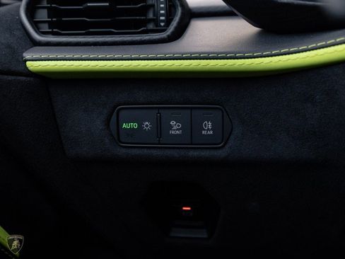 Used 2024 Lamborghini Revuelto image 25