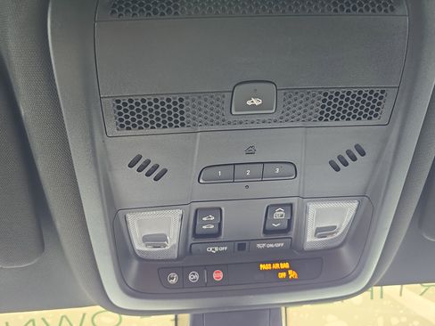 Certified 2025 Cadillac XT6 Premium Luxury image 34