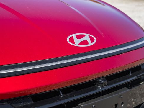 New 2025 Hyundai Sonata Limited image 11