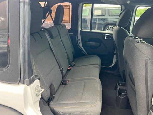 Used 2024 Jeep Wrangler Unlimited Sport AWD/4WD image 16