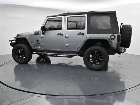 Used 2018 Jeep Wrangler Unlimited Sport AWD/4WD image 5