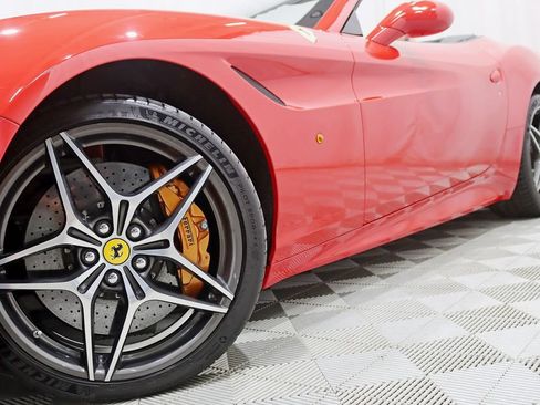 Used 2016 Ferrari California T RWD image 5