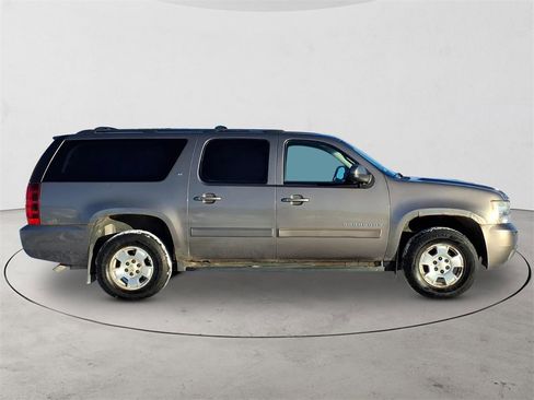Used 2012 Chevrolet Suburban LT image 5