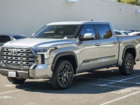 Used 2025 Toyota Tundra Platinum AWD/4WD image 3