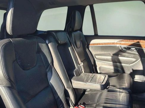 Used 2016 Volvo XC90 T6 Momentum w/ Momentum Plus Package image 24