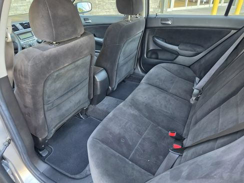 Used 2006 Honda Accord VP image 10