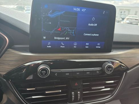 Used 2020 Ford Escape Titanium image 19