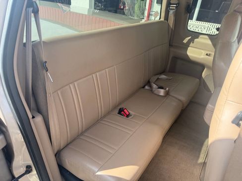 Used 1998 Ford F150 Lariat RWD image 12