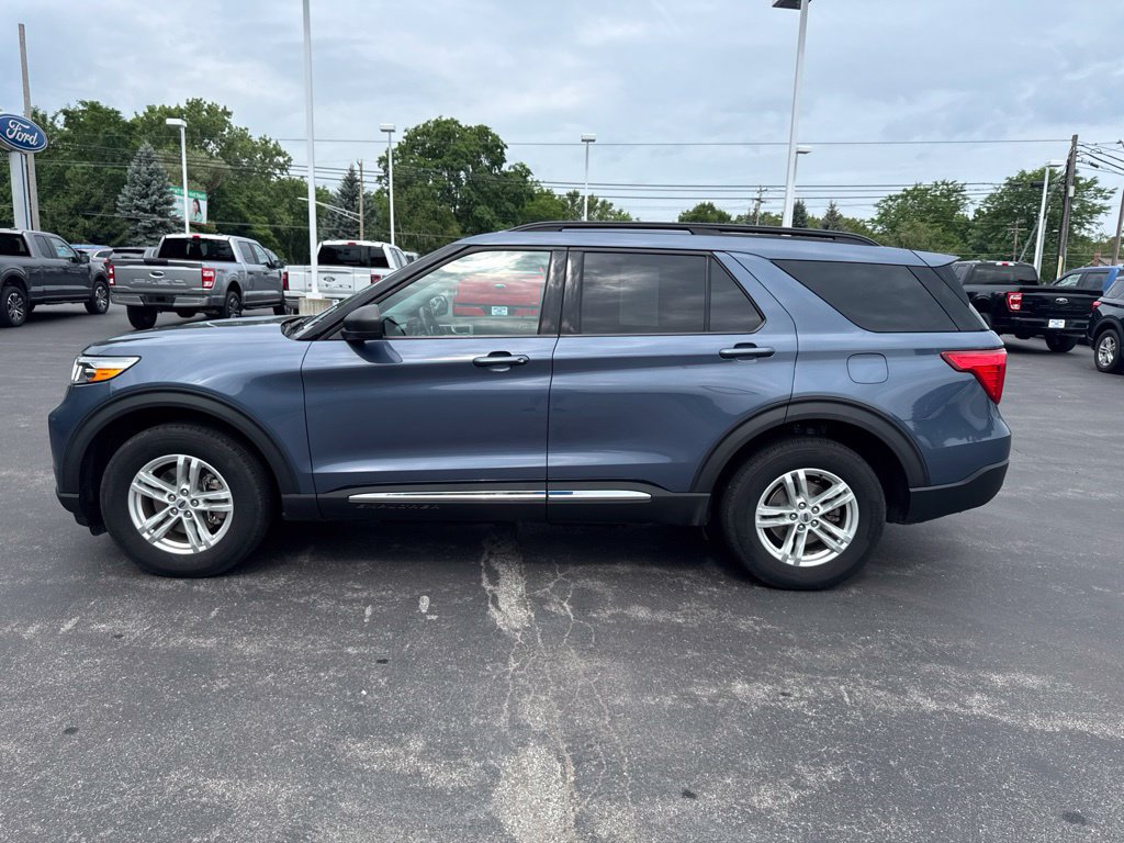 Used 2021 Ford Explorer XLT w/ Equipment Group 202A AWD/4WD image 4