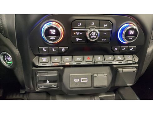 Used 2023 GMC Sierra 2500 Denali w/ Denali Black Diamond Edition image 13