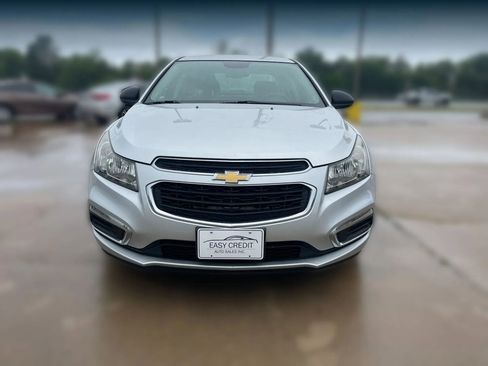Used 2016 Chevrolet Cruze LS FWD image 2