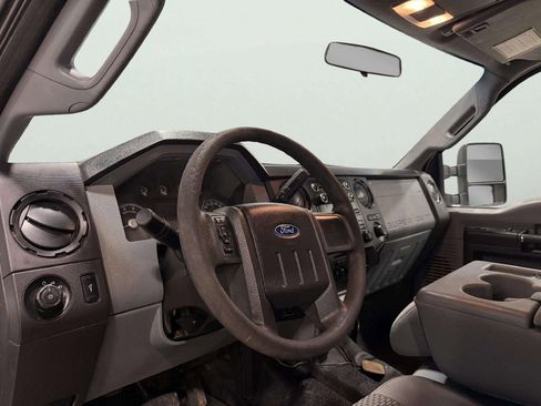 Used 2015 Ford F250 XL w/ Power Equipment Group image 16
