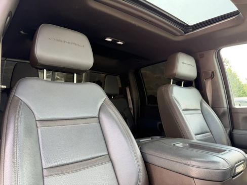 Used 2020 GMC Sierra 2500 Denali w/ Denali Ultimate Package AWD/4WD image 9