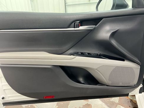 Used 2020 Toyota Camry LE image 20
