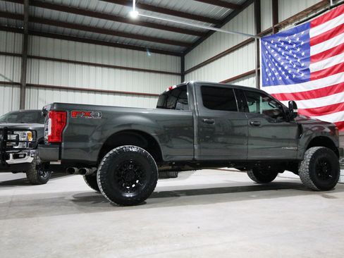 Used 2019 Ford F250 Lariat AWD/4WD image 12