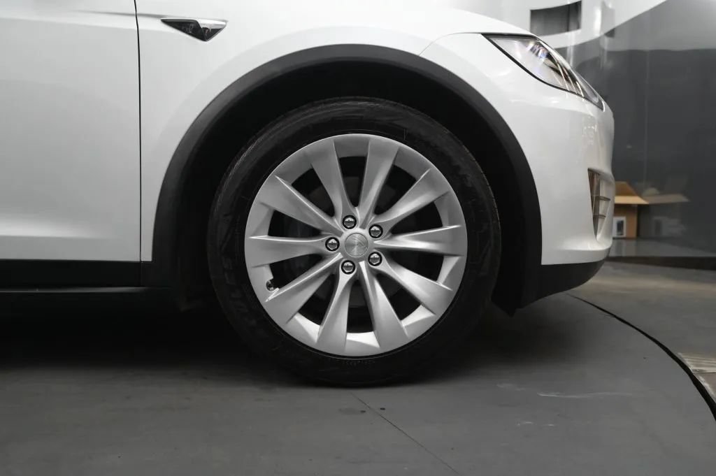 Used 2020 Tesla Model X Long Range AWD/4WD image 17