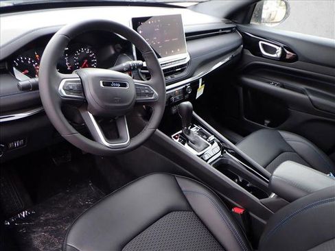 New 2026 Jeep Compass Latitude image 10