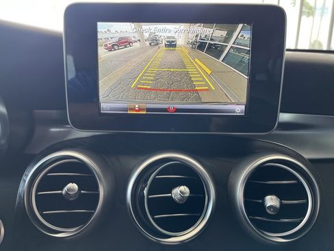 Used 2018 Mercedes-Benz GLC 300 4MATIC image 12
