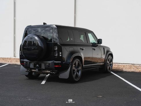 Used 2024 Land Rover Defender 110 V8 image 11