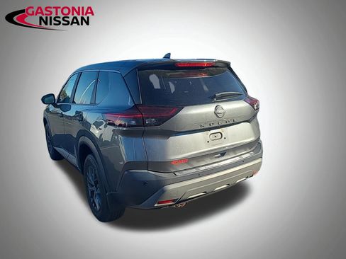 Used 2023 Nissan Rogue S image 5