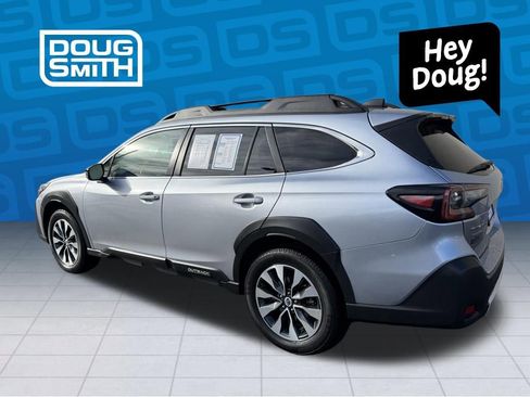 Used 2023 Subaru Outback Limited image 2