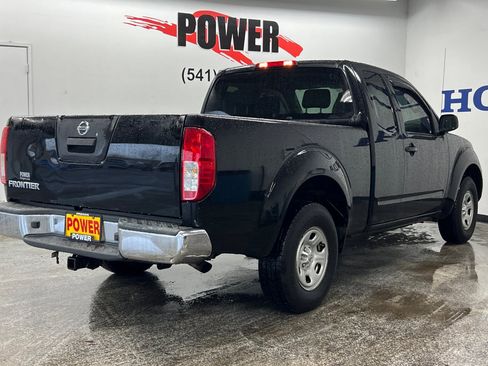 Used 2015 Nissan Frontier S image 3