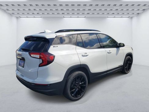 Used 2023 GMC Terrain SLT w/ Elevation Edition FWD image 4