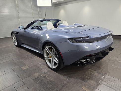 Used 2025 Aston Martin DB12 Convertible image 2